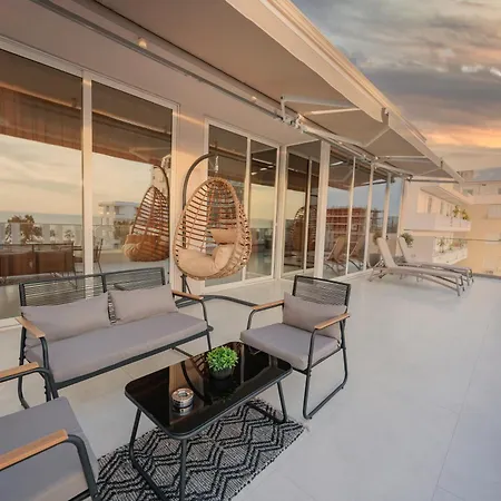 Hotel Julius Golem (Tirana)