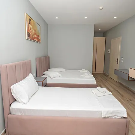 Julius Hotel Golem (Tirana)