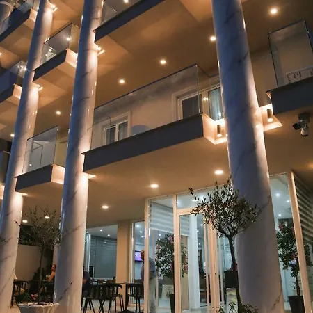 Julius * Golem (Tirana)