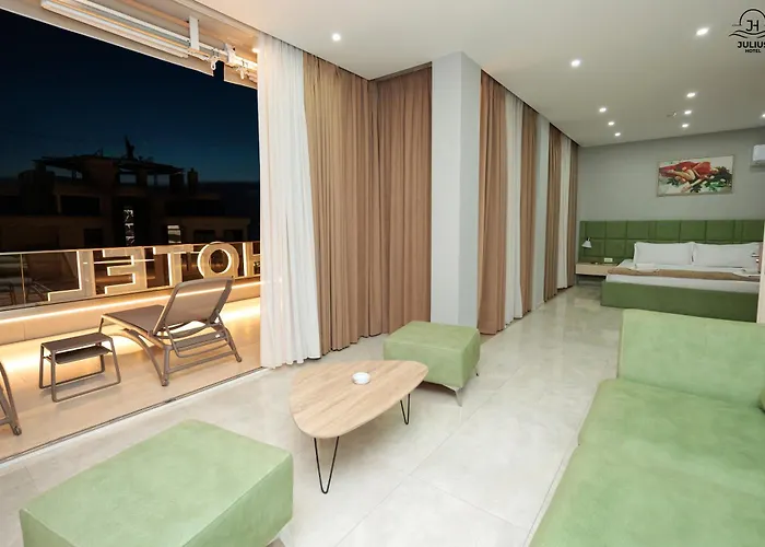 Julius Hotel Golem (Tirana)