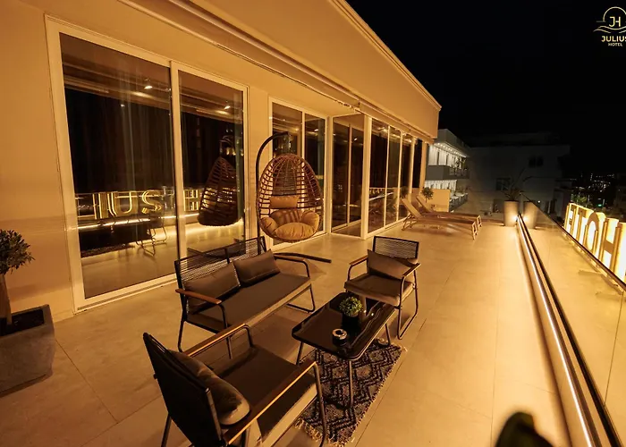 Julius Hotel