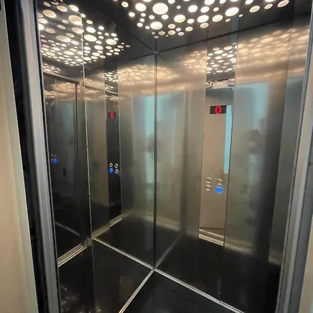 Julius Hotel Golem (Tirana)